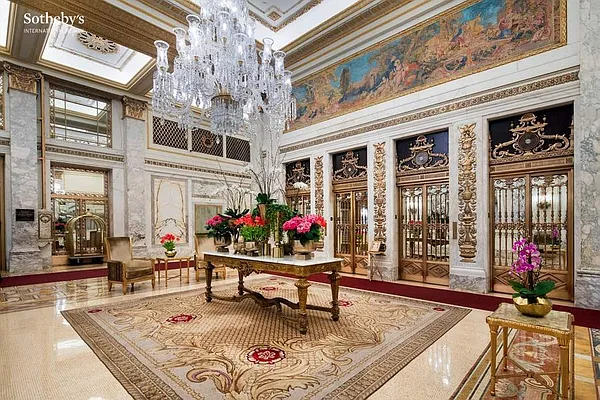 Sold by Sotheby's International Realty | media 9