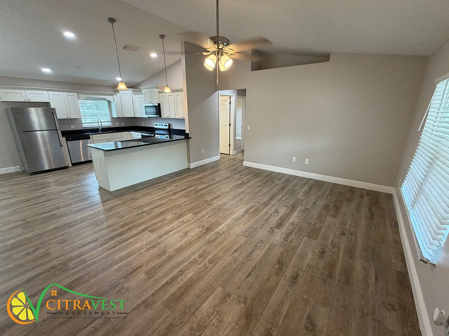 Beautiful 4 Bedroom Available in Citrus Springs! — Photo 2
