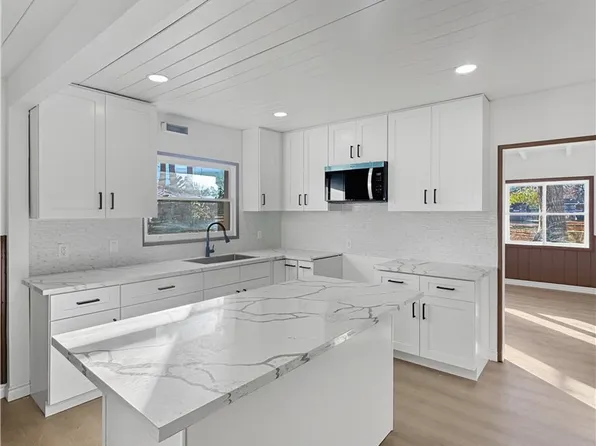 41809 22nd St W, Palmdale, CA 93551