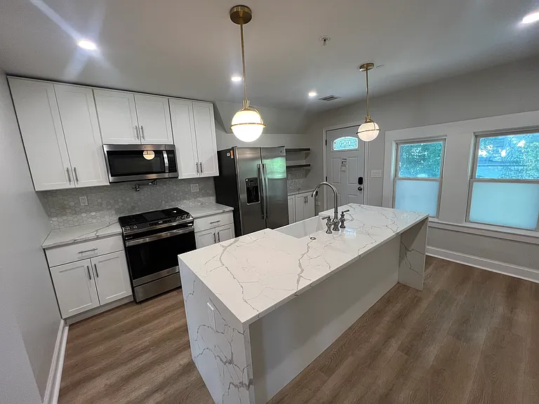 12 York St #1 — Photo 22