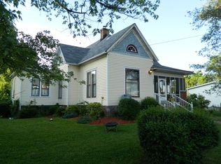 505 W Water St, Fairfield, IL 62837