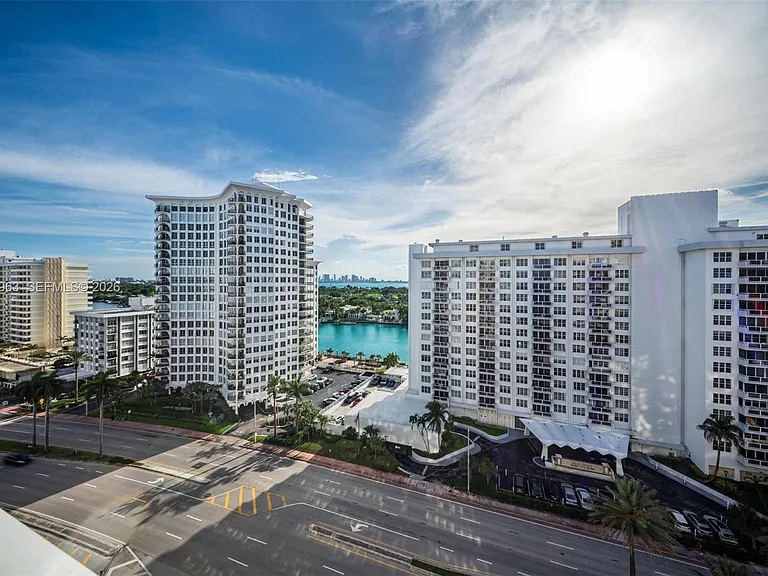 5701 Collins Ave #1415 — Photo 6