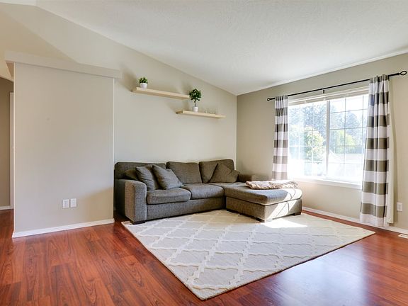 3rd image of 8101 E Woodland Park Dr