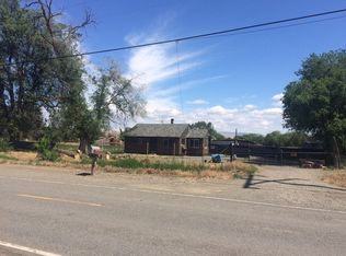 6631 N Track Rd, Wapato, WA 98951