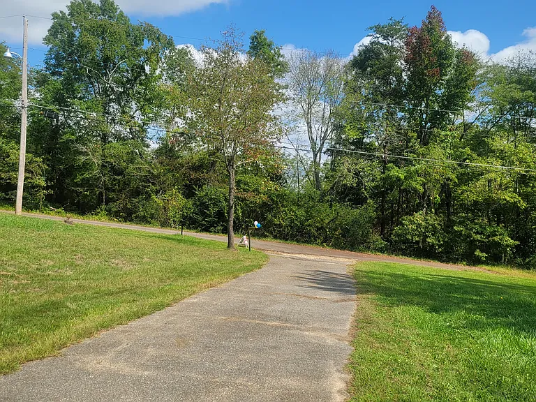 16309 Holly Hill Dr — Photo 22