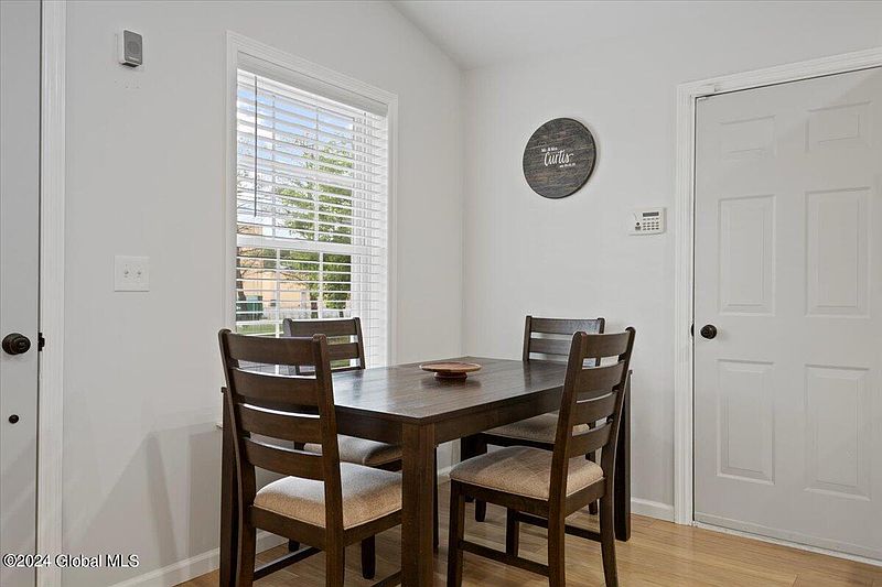 5th image of 28 Gansevoort Road