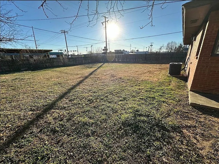 5900 S Blackwelder Ave — Photo 9
