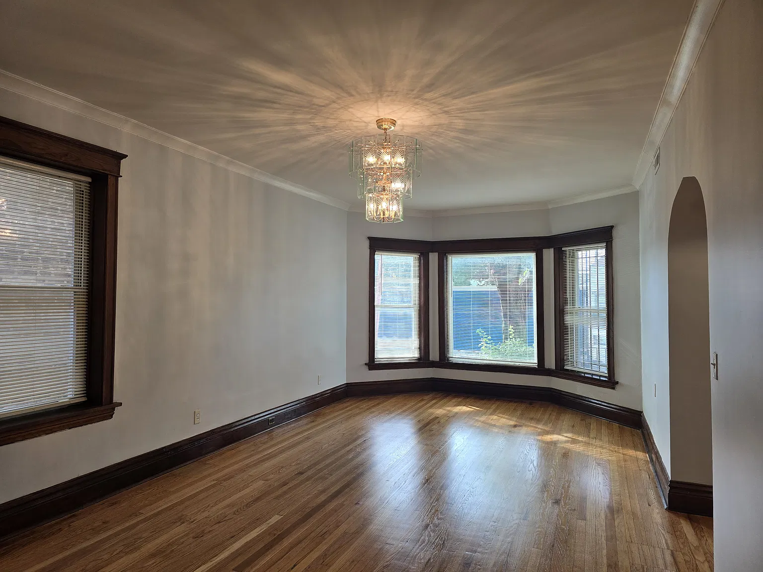 4022 W Cermak Rd — Photo 2