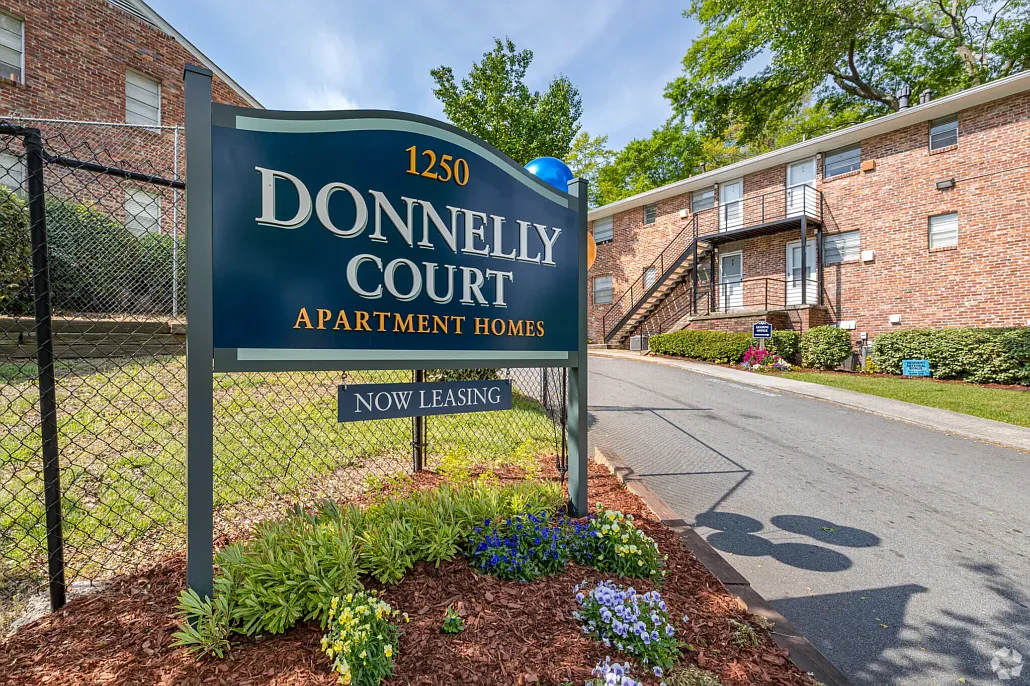 Donnelly Court — Photo 1