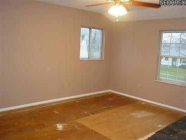 4th image of 394 Wallace Dr