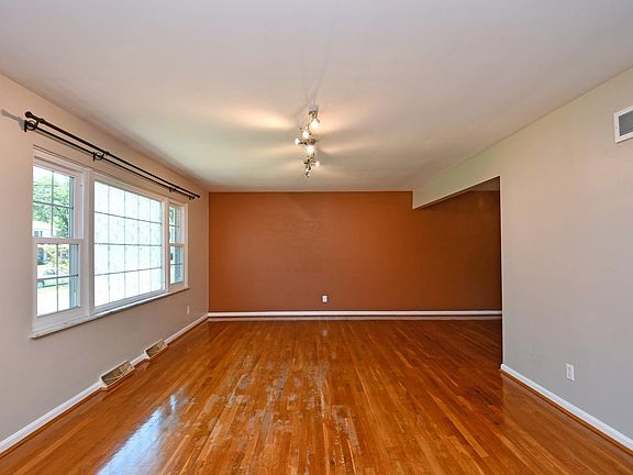 3rd image of 6467 Teakwood Ct