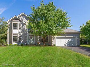 215 Peachtree Ln, West Chicago, IL