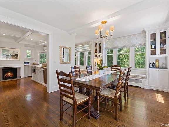 4th image of 33 Merriam Avenue