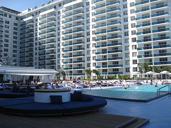 center pool area