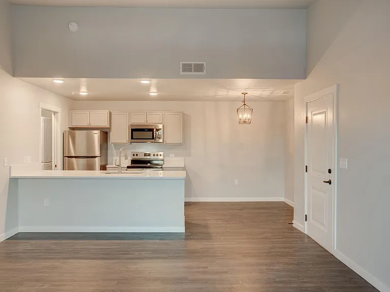 1420 Maple Grove Apartments — Photo 37