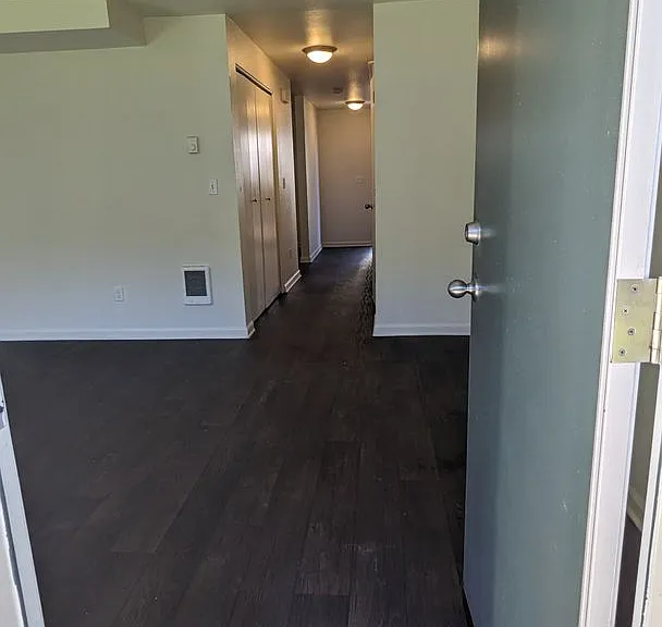 Royal Crest Townhomes — Photo 23