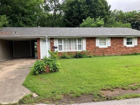 2204 Gail St, Scott City, MO 63780