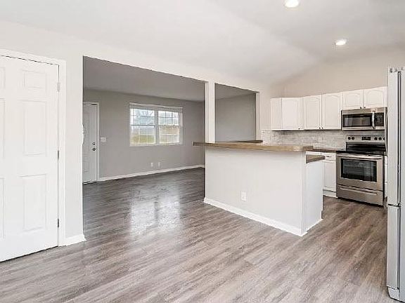 5th image of 117 Reveille Ct