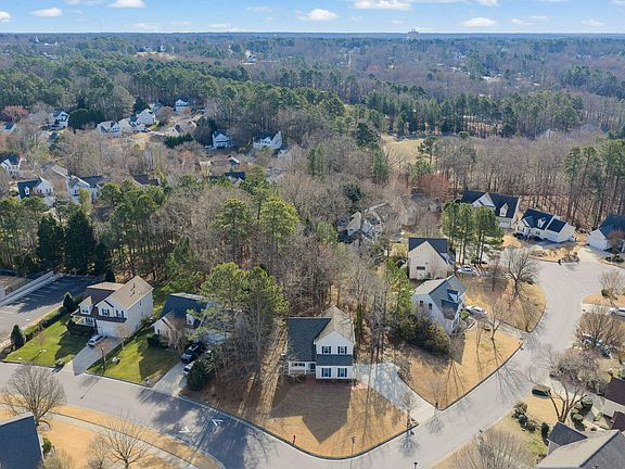 3rd image of 101 Rocklyn Ln