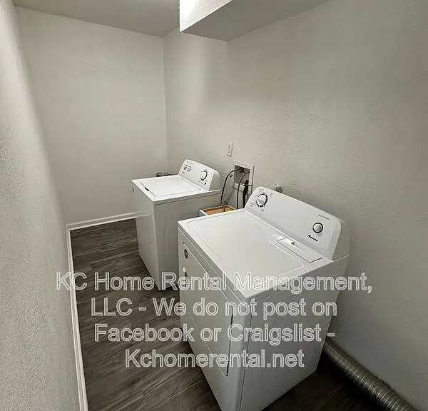3124 N 55th St #B — Photo 27