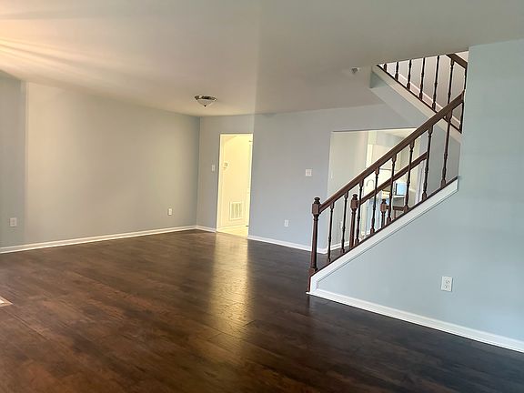 5th image of 31 Battersea Bridge Ct