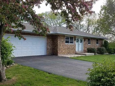 29 Circle Ct, Pekin, IL, 61554
