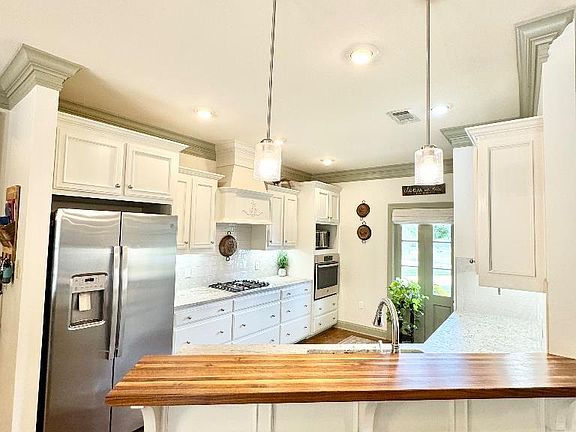 5th image of 5614 Hilltop Cir