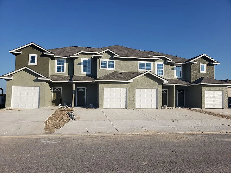 8402 Flicka Hls #1