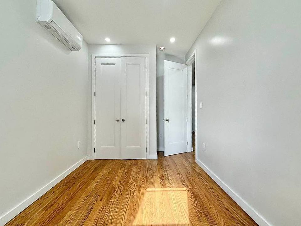 2nd image of 306 Parkville Ave #2R