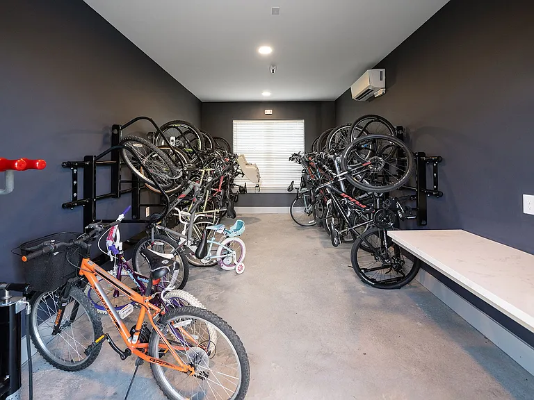 Aura Creekside Apartments — Photo 27
