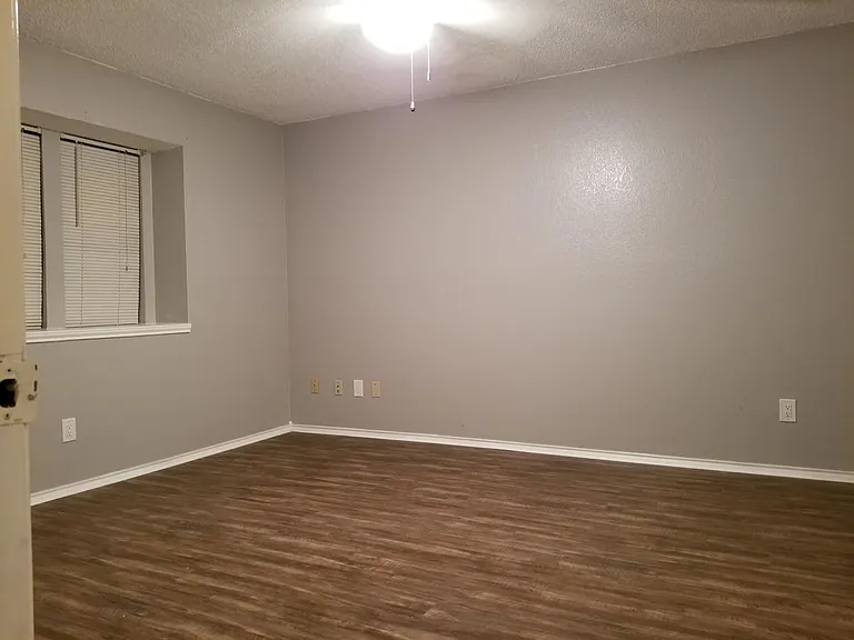 7800 Topawa Cv #B — Photo 15