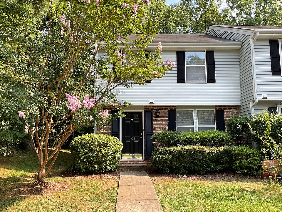 101 Luxon Pl