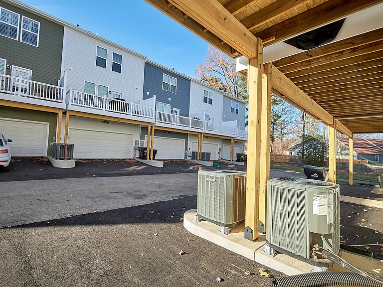 13868 Randolph Pond Ln — Photo 2