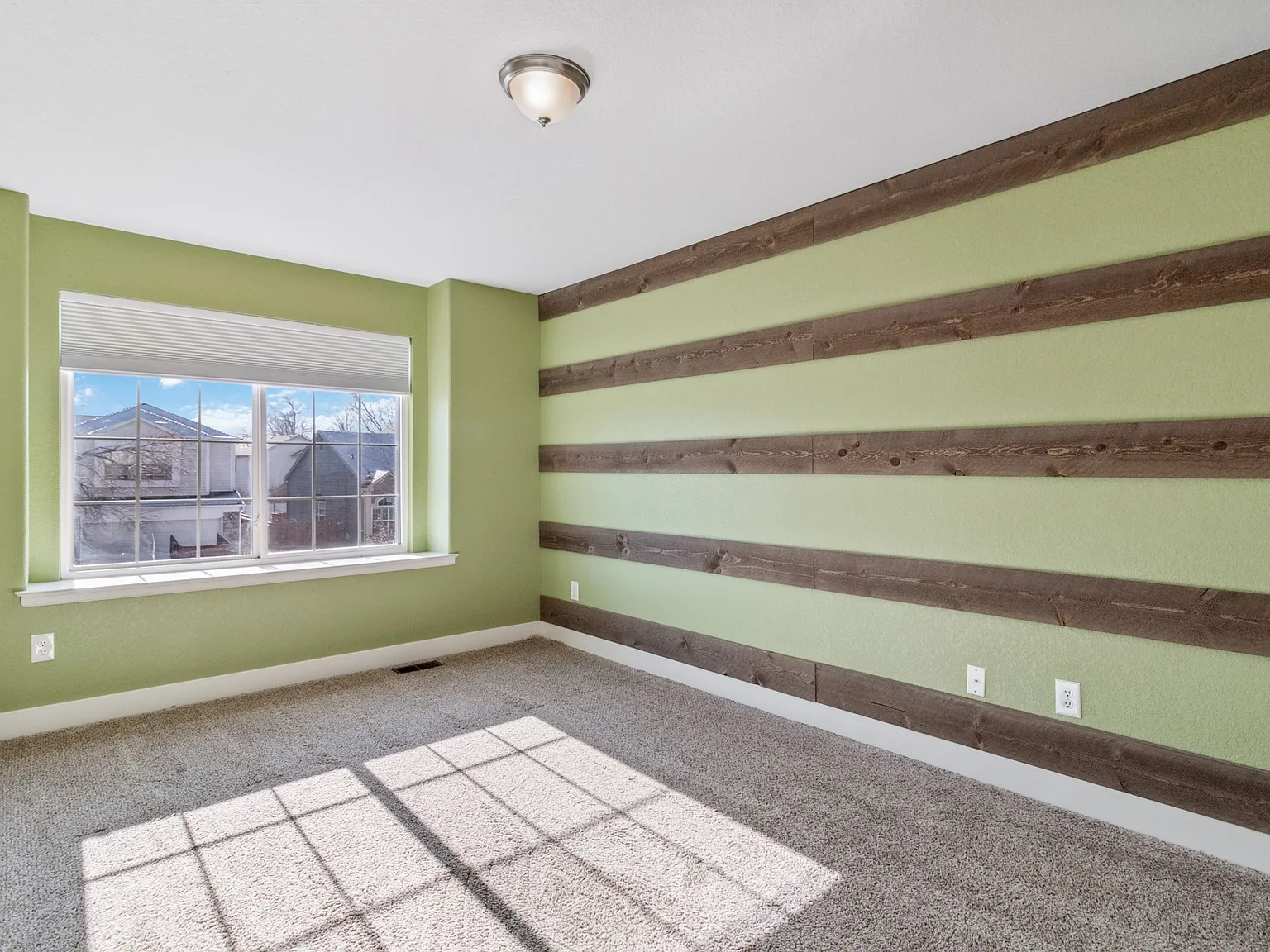 5357 East Hamilton Avenue - - — Photo 4