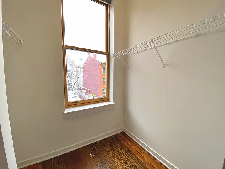 1200 Main St — Photo 9