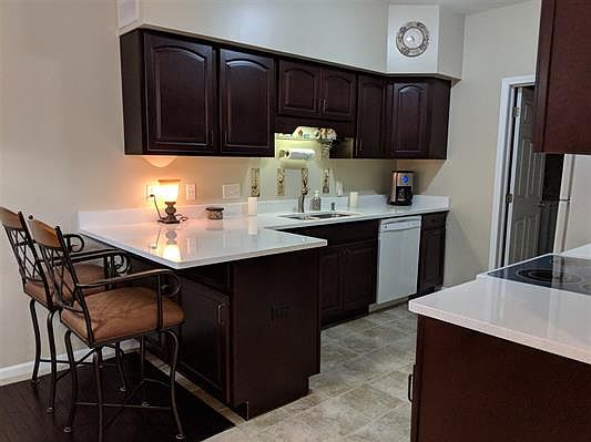 3rd image of 614 Belmonte Dr Unit A
