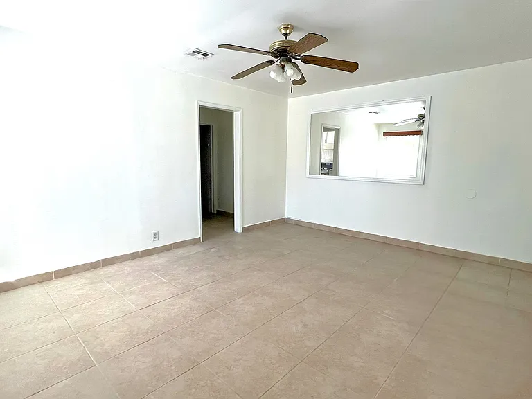 9286 Klinedale Ave — Photo 3