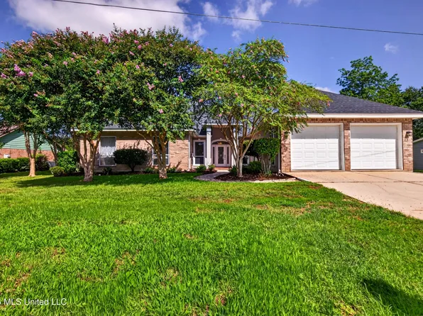 56135 Diamondhead Dr E, Diamondhead, MS 39525