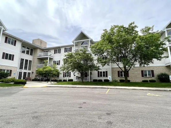 715 Canterberry Ct Unit 311, West Bend, WI 53090