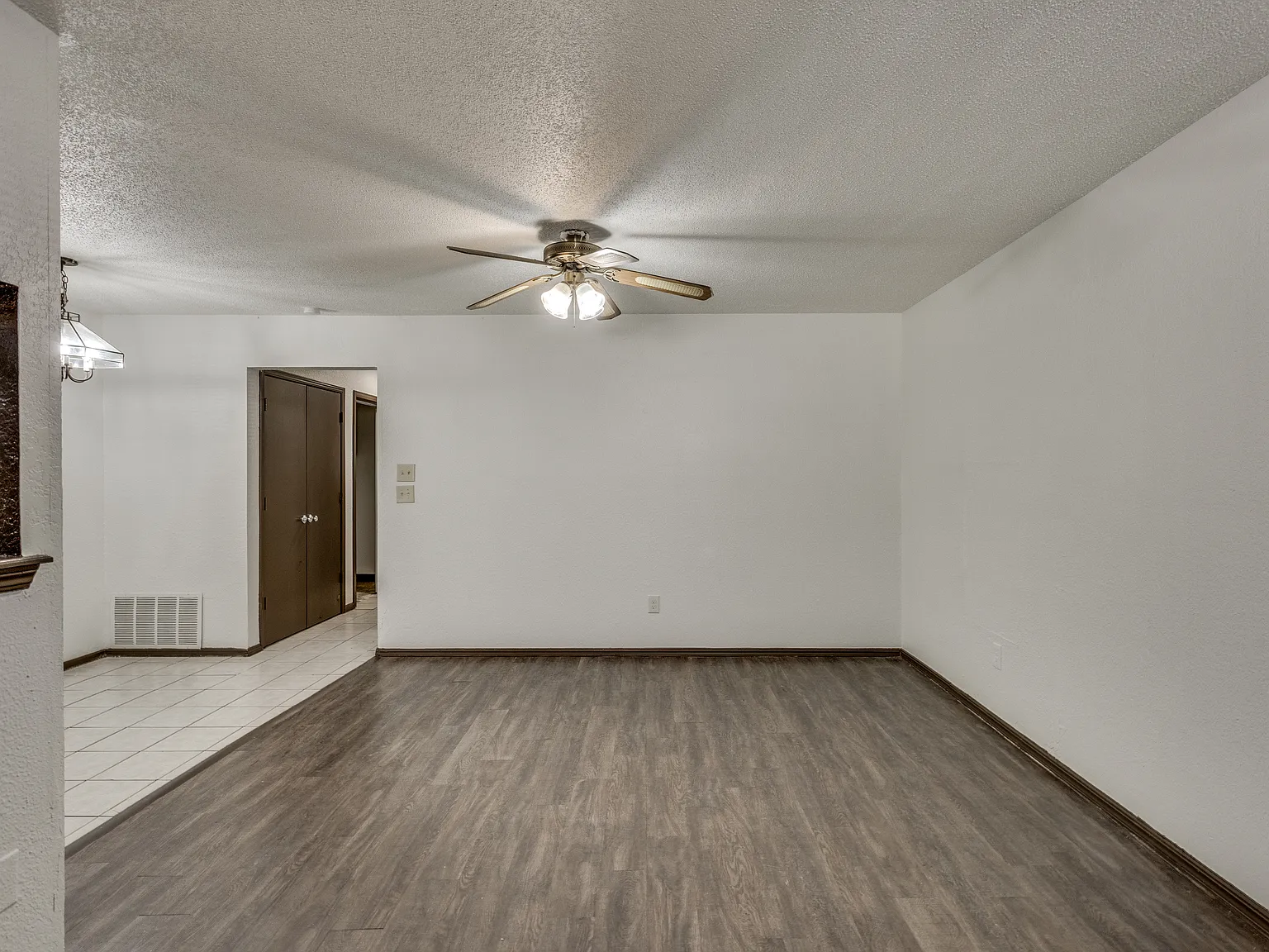 2 bed, 880 sqft, $1,050 — Photo 3