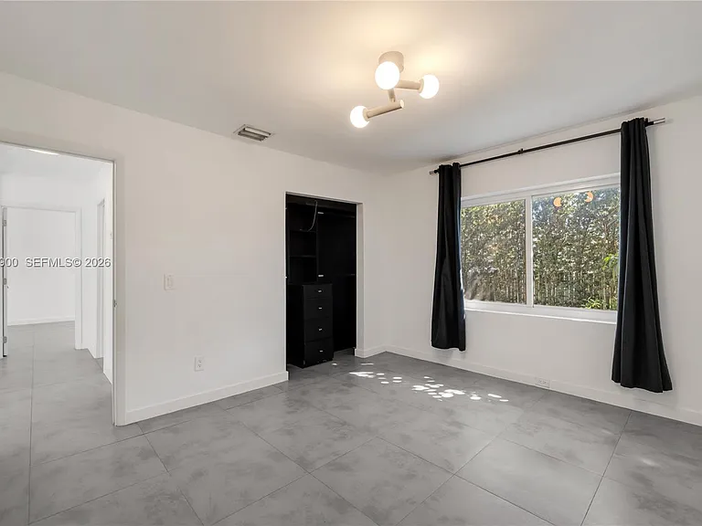 801 NE 118th St — Photo 14