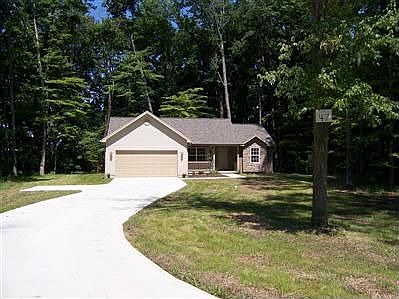 Great Ranch with all public utilities 1.3+ wooded acres!!!