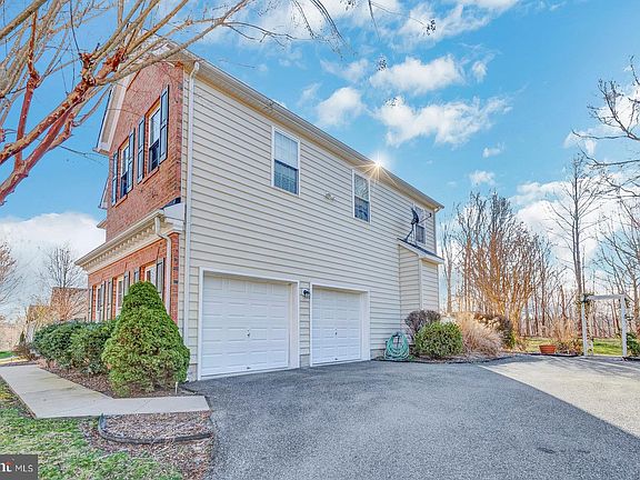 3rd image of 5825 Sunderleigh Dr
