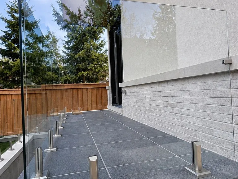 43 Elmwood Ave N #1 — Photo 3