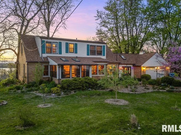 111 S Barrington Dr, Hampton, IL 61256