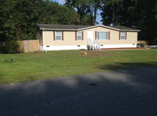201 Cattail Ln, Yorktown, VA 23693