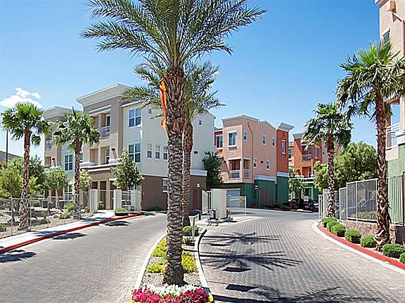 3rd image of 1281 Galleria Dr #128