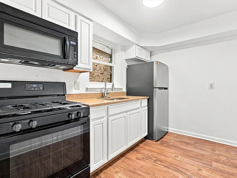 2846 Amber St — Photo 14