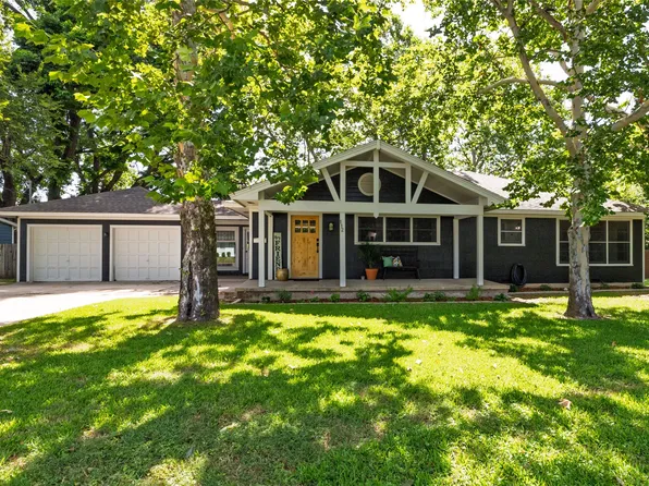 112 Line Dr, Gainesville, TX 76240