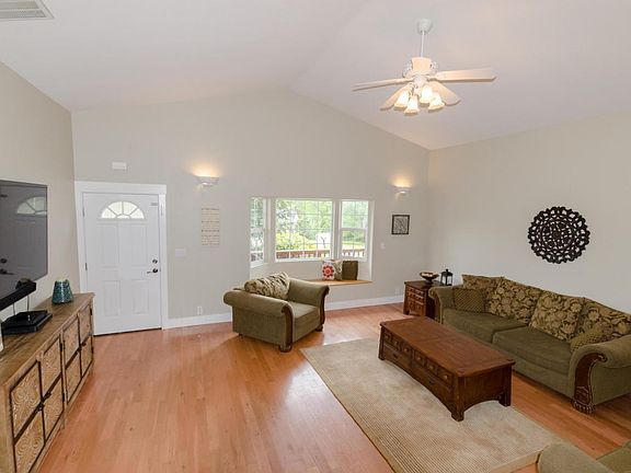 1974 Kinvarra Way-19